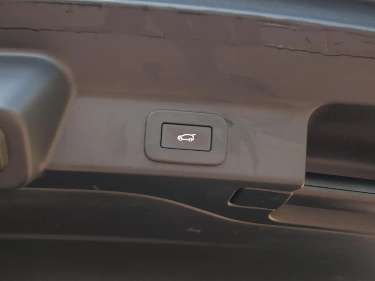 2.0 P400e PHEV SE R-Dynamic | Panoramadak | Camera | Meridian | Leer | NL-Auto |