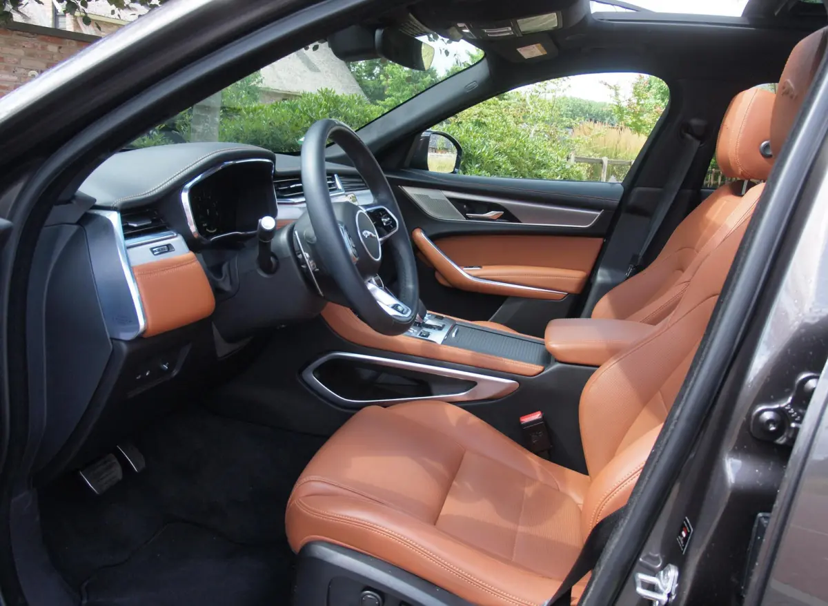 2.0 P400e PHEV SE R-Dynamic | Panoramadak | Camera | Meridian | Leer | NL-Auto |