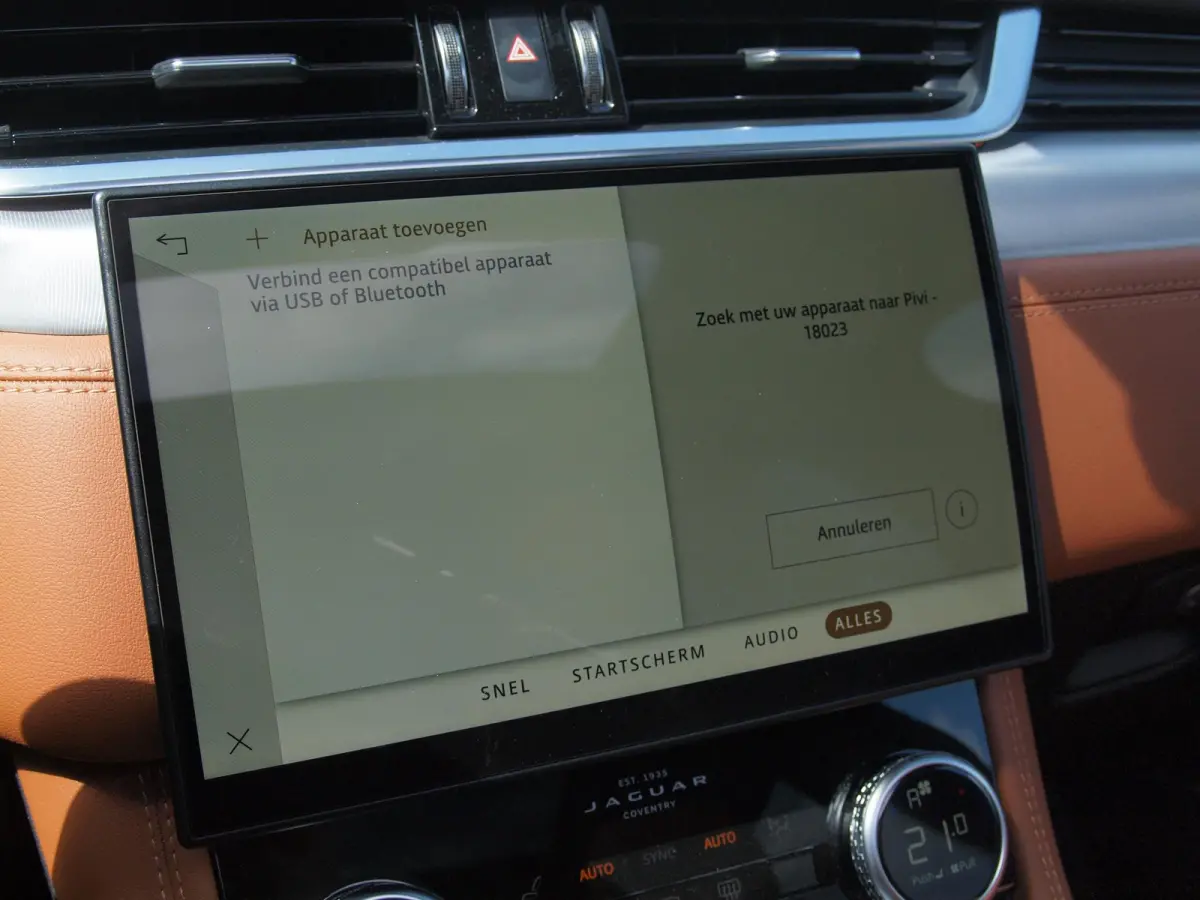 2.0 P400e PHEV SE R-Dynamic | Panoramadak | Camera | Meridian | Leer | NL-Auto |