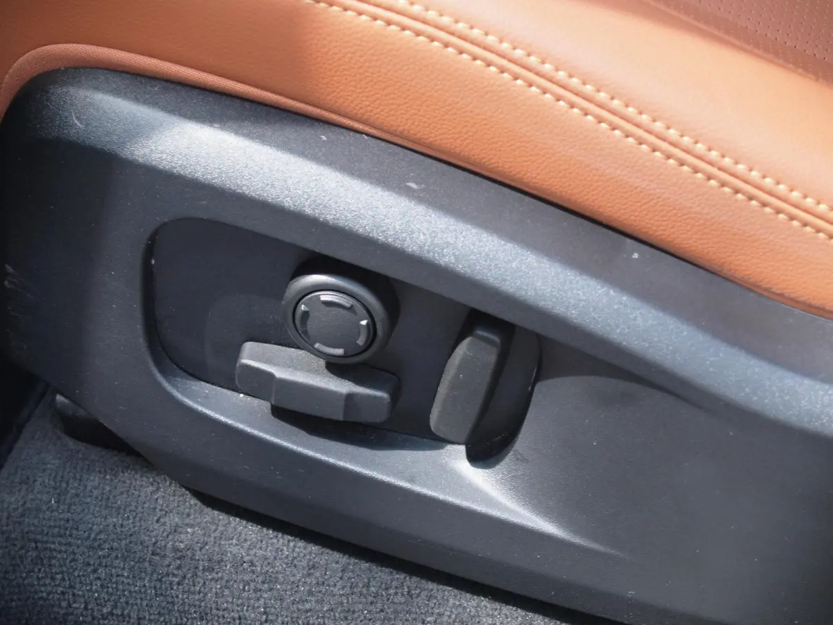 2.0 P400e PHEV SE R-Dynamic | Panoramadak | Camera | Meridian | Leer | NL-Auto |