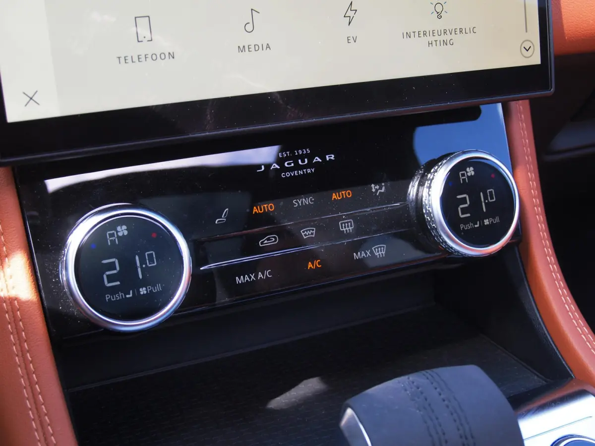 2.0 P400e PHEV SE R-Dynamic | Panoramadak | Camera | Meridian | Leer | NL-Auto |
