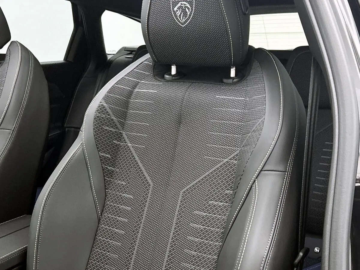 1.2 Hybrid 145 e-DCS6 GT | Panoramisch Schuif/Kantel Dak |  HiFi Focal® | Adaptieve Cruise Control | Navigatie | Keyless Entry/Start |