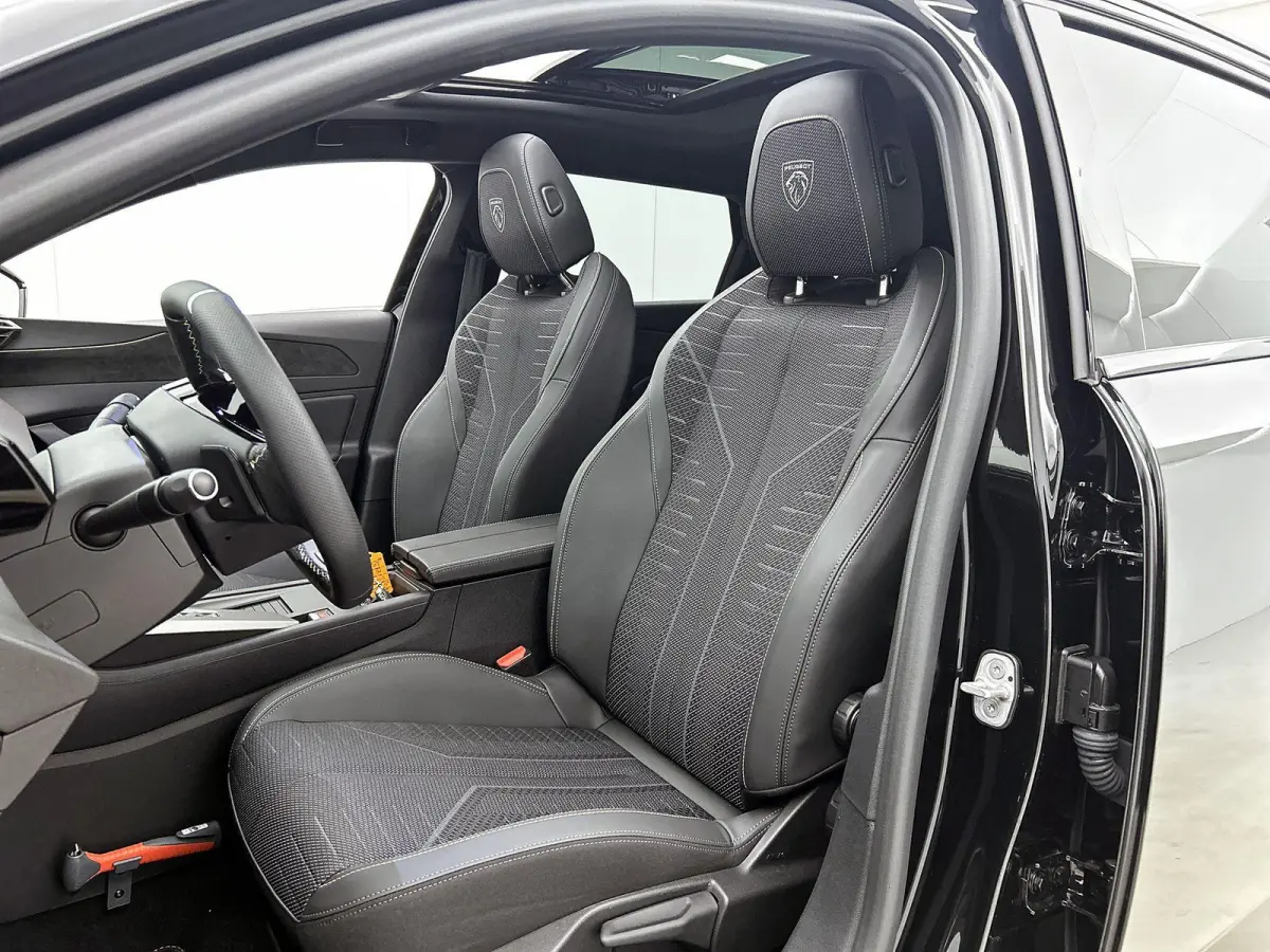 1.2 Hybrid 145 e-DCS6 GT | Panoramisch Schuif/Kantel Dak |  HiFi Focal® | Adaptieve Cruise Control | Navigatie | Keyless Entry/Start |
