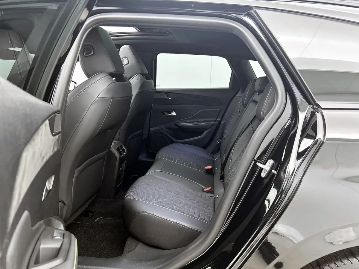 1.2 Hybrid 145 e-DCS6 GT | Panoramisch Schuif/Kantel Dak |  HiFi Focal® | Adaptieve Cruise Control | Navigatie | Keyless Entry/Start |