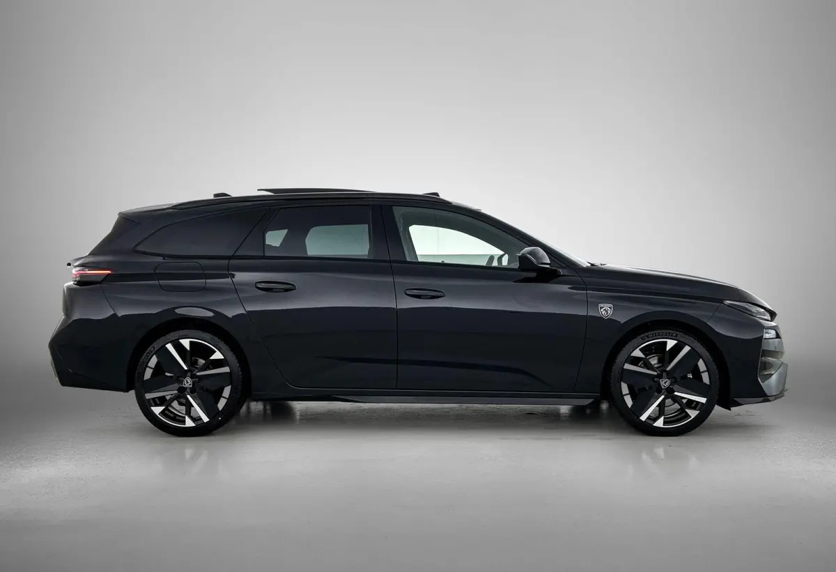 1.2 Hybrid 145 e-DCS6 GT | Panoramisch Schuif/Kantel Dak |  HiFi Focal® | Adaptieve Cruise Control | Navigatie | Keyless Entry/Start |