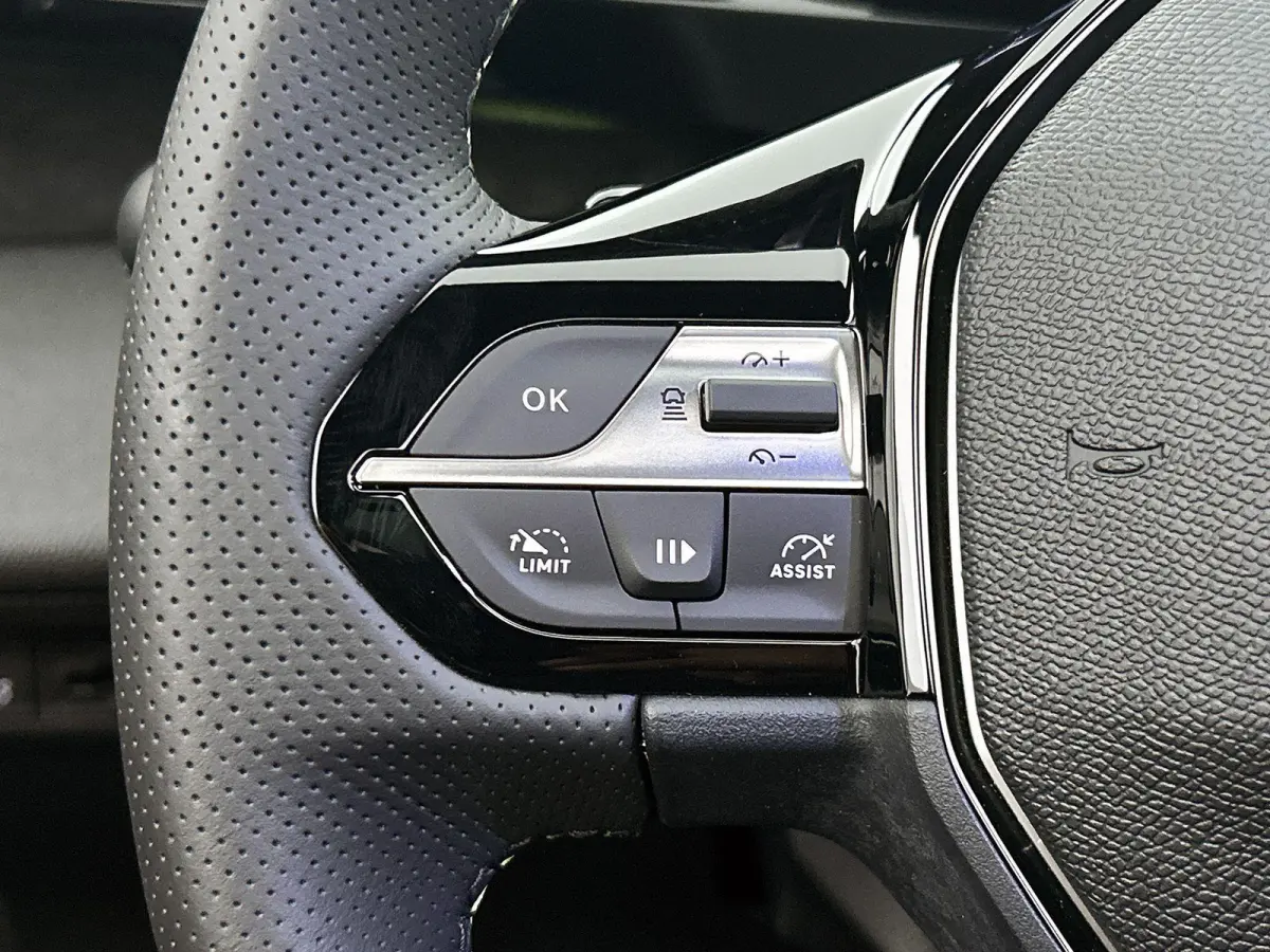 1.2 Hybrid 145 e-DCS6 GT | Panoramisch Schuif/Kantel Dak |  HiFi Focal® | Adaptieve Cruise Control | Navigatie | Keyless Entry/Start |