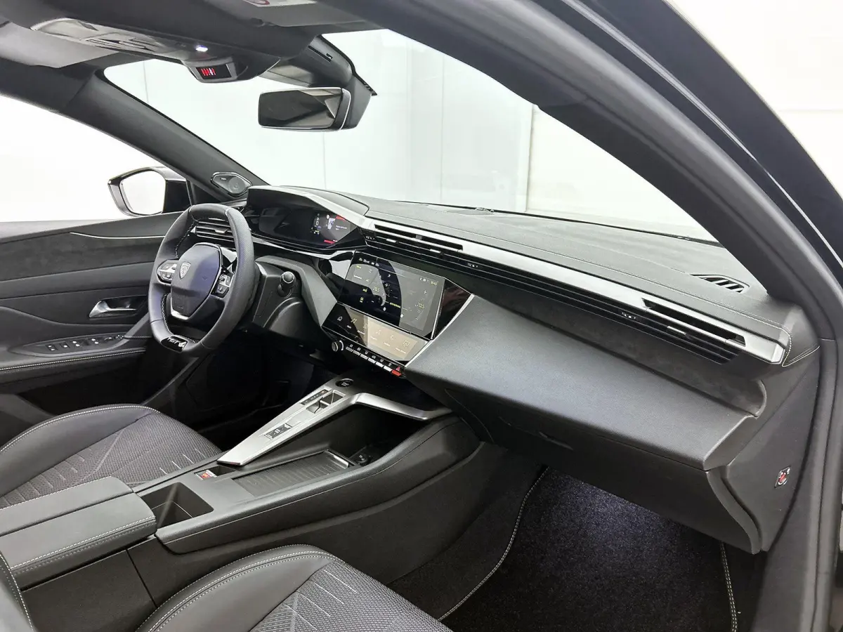1.2 Hybrid 145 e-DCS6 GT | Panoramisch Schuif/Kantel Dak |  HiFi Focal® | Adaptieve Cruise Control | Navigatie | Keyless Entry/Start |