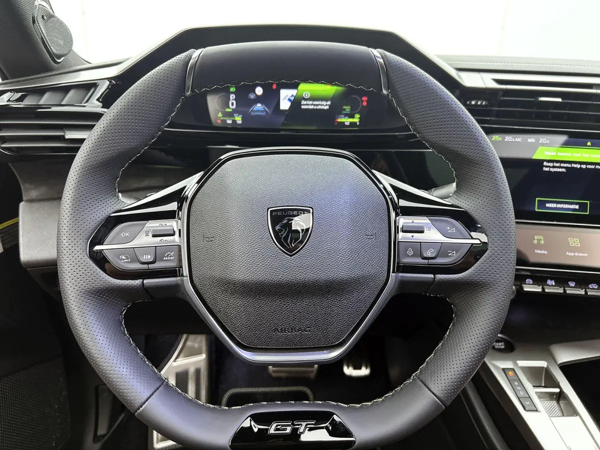 1.2 Hybrid 145 e-DCS6 GT | Panoramisch Schuif/Kantel Dak |  HiFi Focal® | Adaptieve Cruise Control | Navigatie | Keyless Entry/Start |