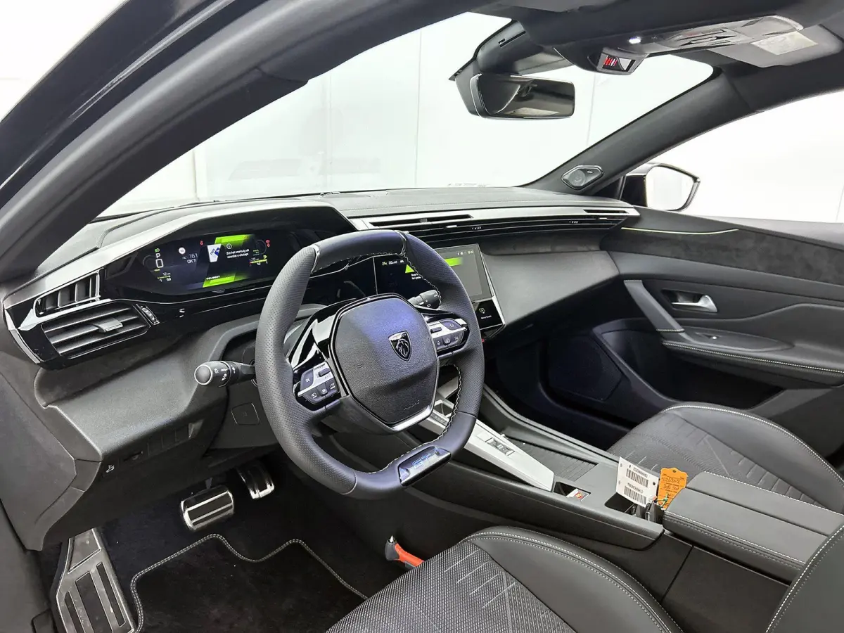 1.2 Hybrid 145 e-DCS6 GT | Panoramisch Schuif/Kantel Dak |  HiFi Focal® | Adaptieve Cruise Control | Navigatie | Keyless Entry/Start |