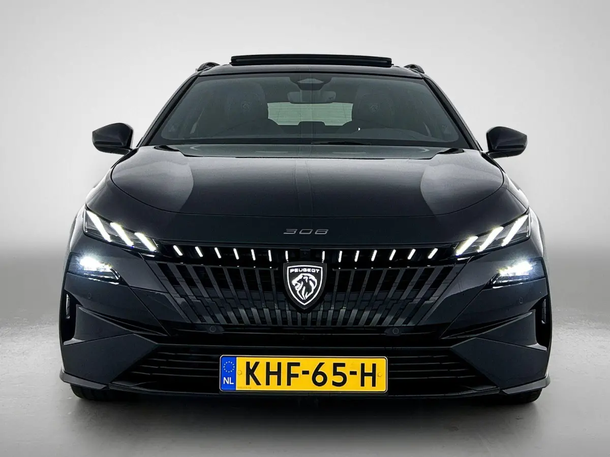 1.2 Hybrid 145 e-DCS6 GT | Panoramisch Schuif/Kantel Dak |  HiFi Focal® | Adaptieve Cruise Control | Navigatie | Keyless Entry/Start |