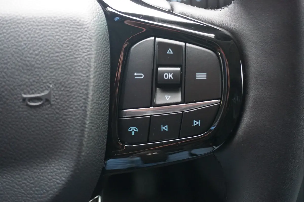 320L 2.5 PHEV Hybride 233PK Dubbel Cabine PRIJS INCL. BPM !! 13" Navi, Adap. Cruise, Camera 17" LM!! NR. HYB025