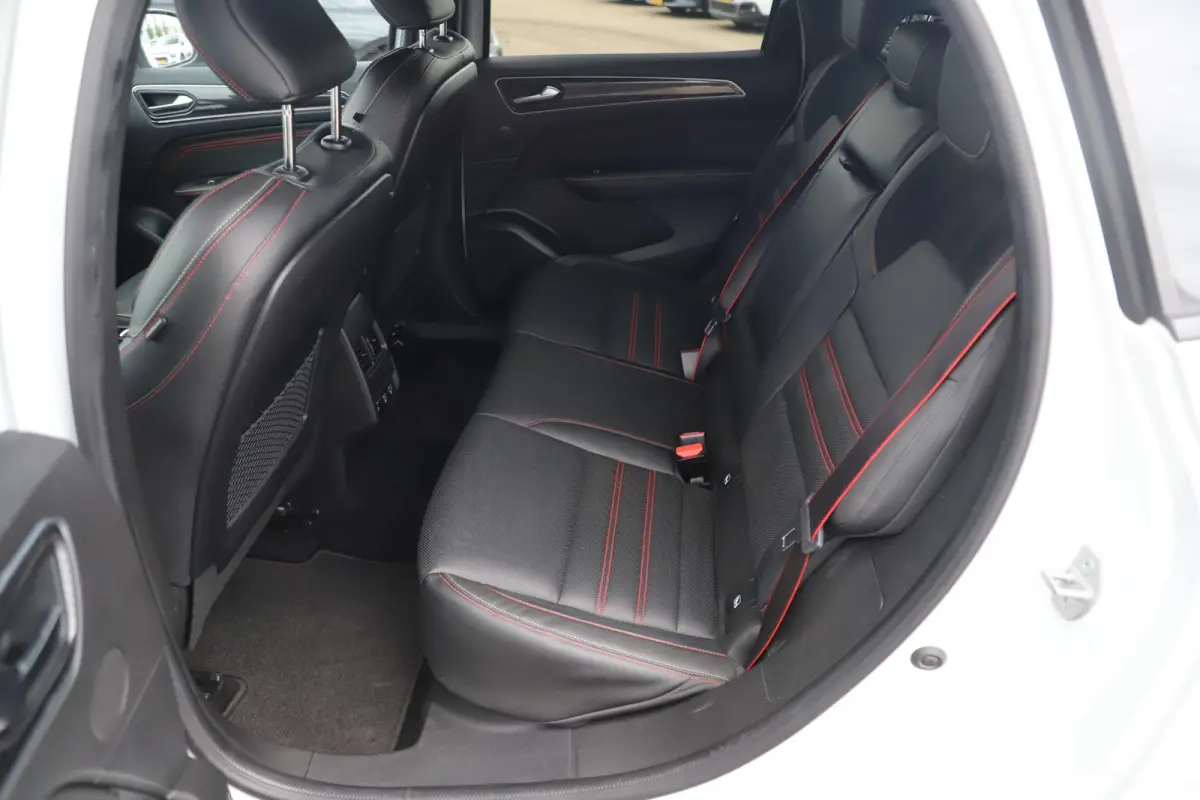 1.6 E-Tech Hybrid 145 R.S. Line Automaat Lederen bekleding 18 inch LMV Navigatie Achteruitrijcamera Stuur & Stoelverwarming