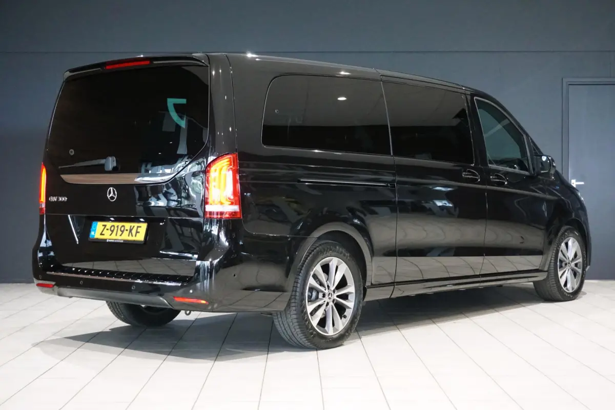 300 L3 90 kWh 6-pers lounge + LUCHTVERING / BURMESTER / 360 CAMERA / ELEK. SCHUIFDEUREN