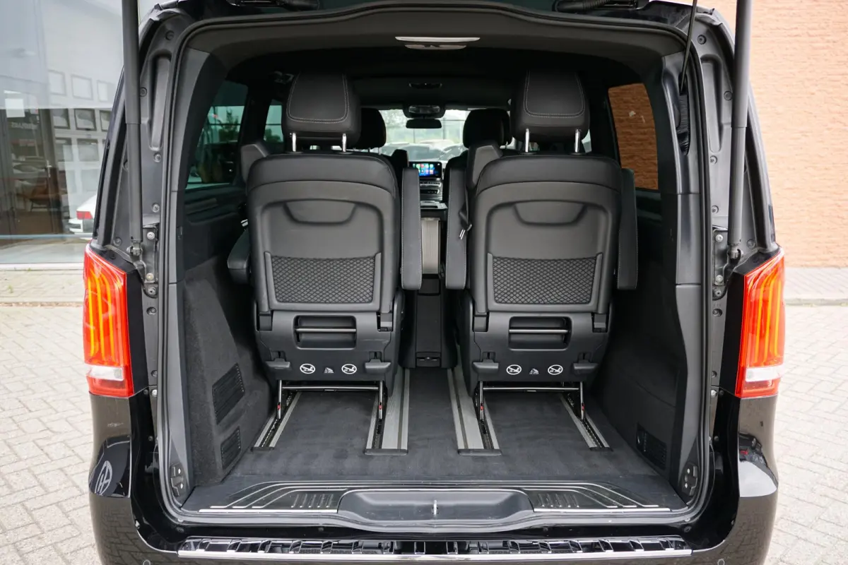 300 L3 90 kWh 6-pers lounge + LUCHTVERING / BURMESTER / 360 CAMERA / ELEK. SCHUIFDEUREN