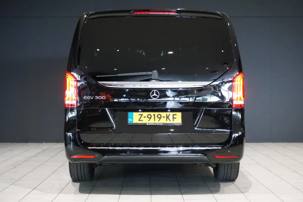 300 L3 90 kWh 6-pers lounge + LUCHTVERING / BURMESTER / 360 CAMERA / ELEK. SCHUIFDEUREN