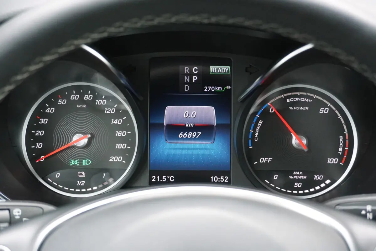 300 L3 90 kWh 6-pers lounge + LUCHTVERING / BURMESTER / 360 CAMERA / ELEK. SCHUIFDEUREN