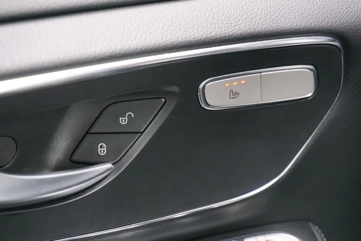 300 L3 90 kWh 6-pers lounge + LUCHTVERING / BURMESTER / 360 CAMERA / ELEK. SCHUIFDEUREN