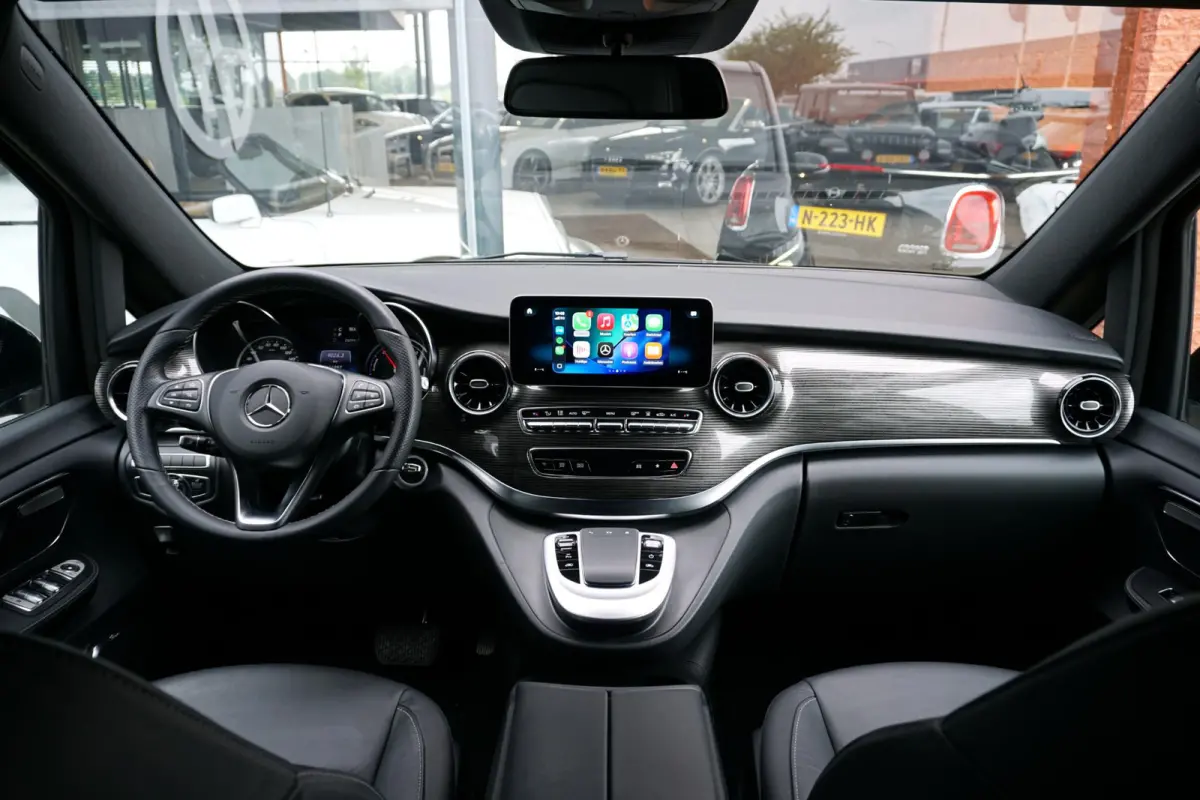 300 L3 90 kWh 6-pers lounge + LUCHTVERING / BURMESTER / 360 CAMERA / ELEK. SCHUIFDEUREN