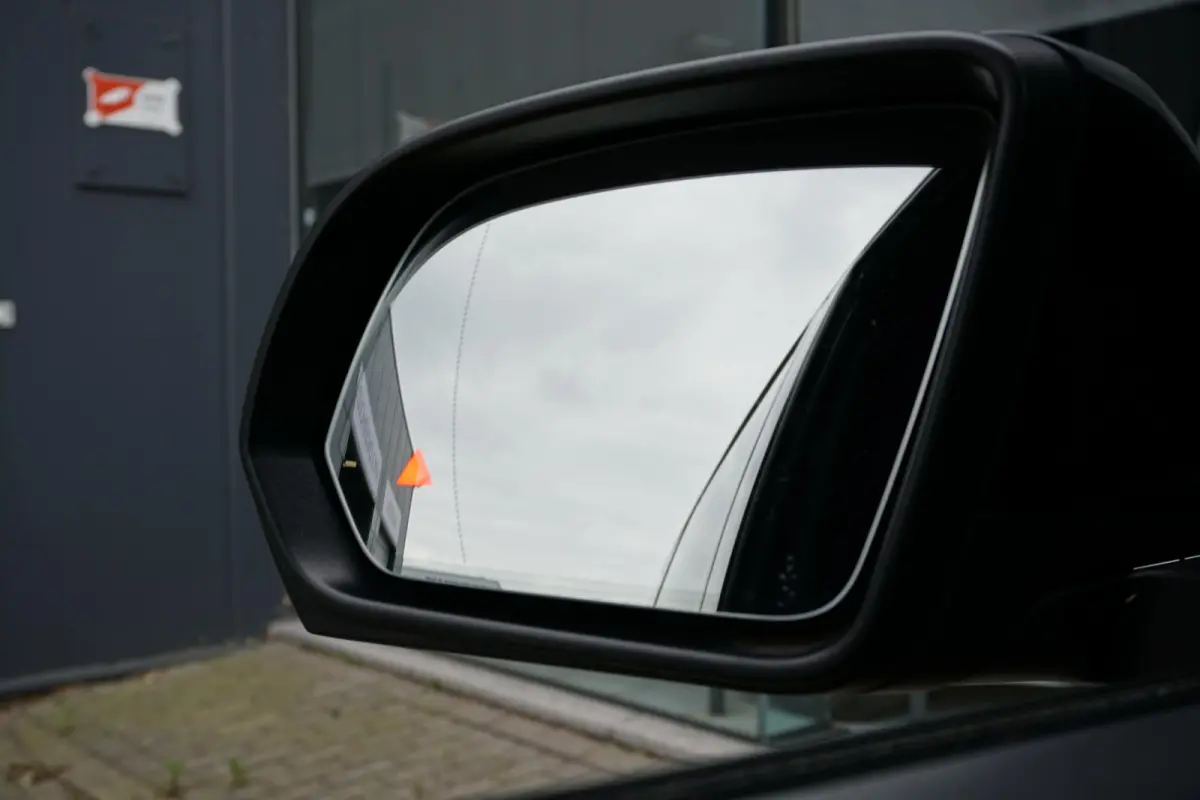 300 L3 90 kWh 6-pers lounge + LUCHTVERING / BURMESTER / 360 CAMERA / ELEK. SCHUIFDEUREN