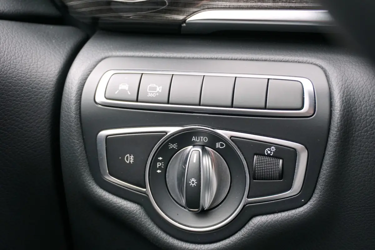 300 L3 90 kWh 6-pers lounge + LUCHTVERING / BURMESTER / 360 CAMERA / ELEK. SCHUIFDEUREN