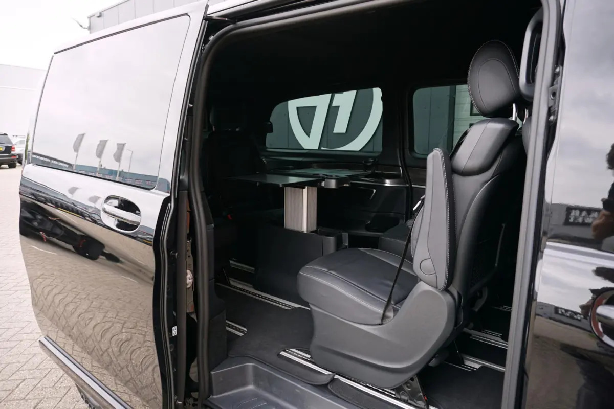 300 L3 90 kWh 6-pers lounge + LUCHTVERING / BURMESTER / 360 CAMERA / ELEK. SCHUIFDEUREN