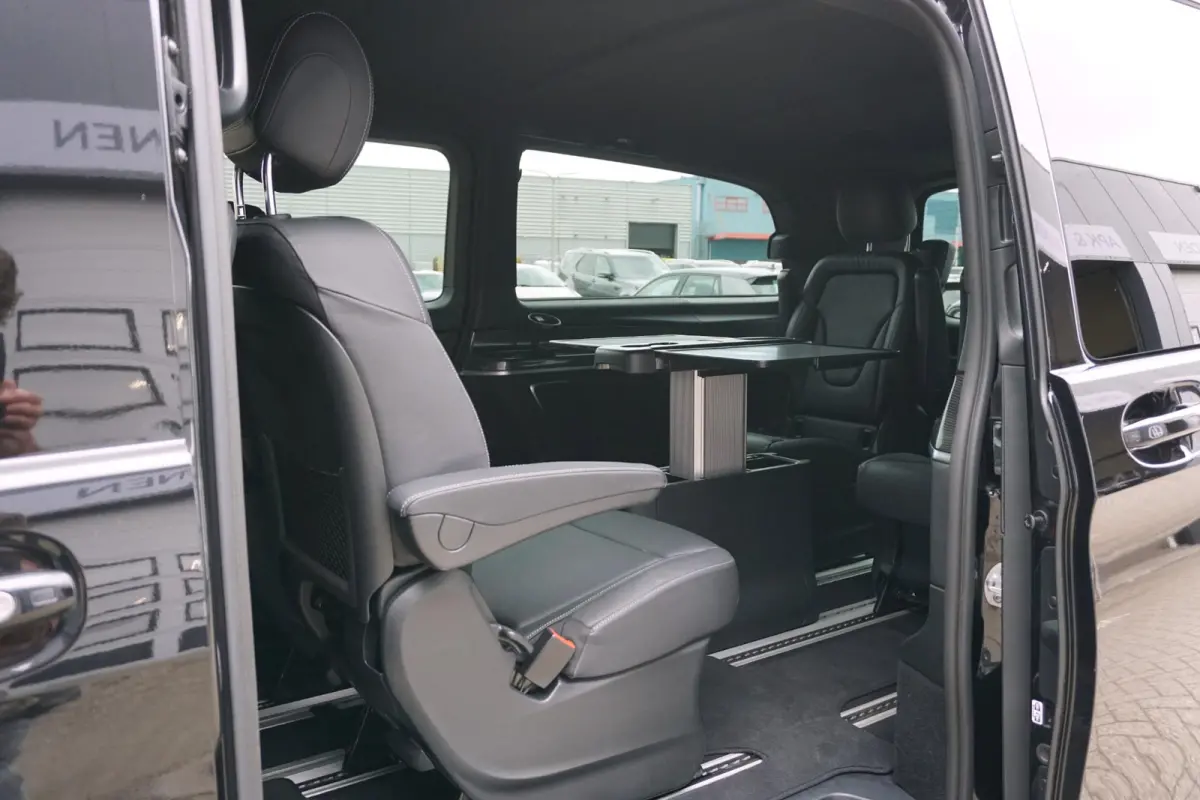 300 L3 90 kWh 6-pers lounge + LUCHTVERING / BURMESTER / 360 CAMERA / ELEK. SCHUIFDEUREN