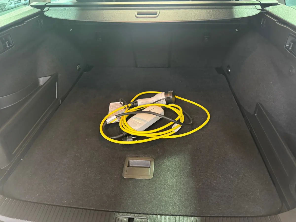 1.4 TSI * Panoramadak * Stoelen met geheugen * Trekhaak *