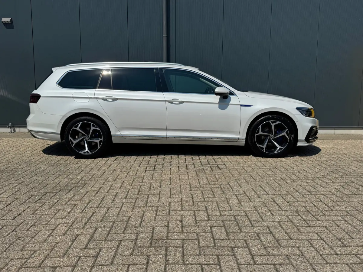 1.4 TSI * Panoramadak * Stoelen met geheugen * Trekhaak *