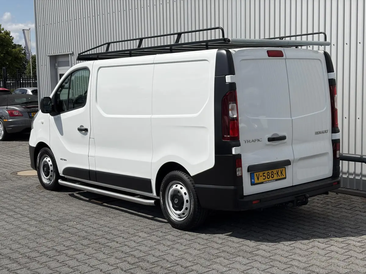 1.6 dCi T27 L1H1*A/C*CRUISE*HAAK*3-P*NAVI*TEL*PDC*