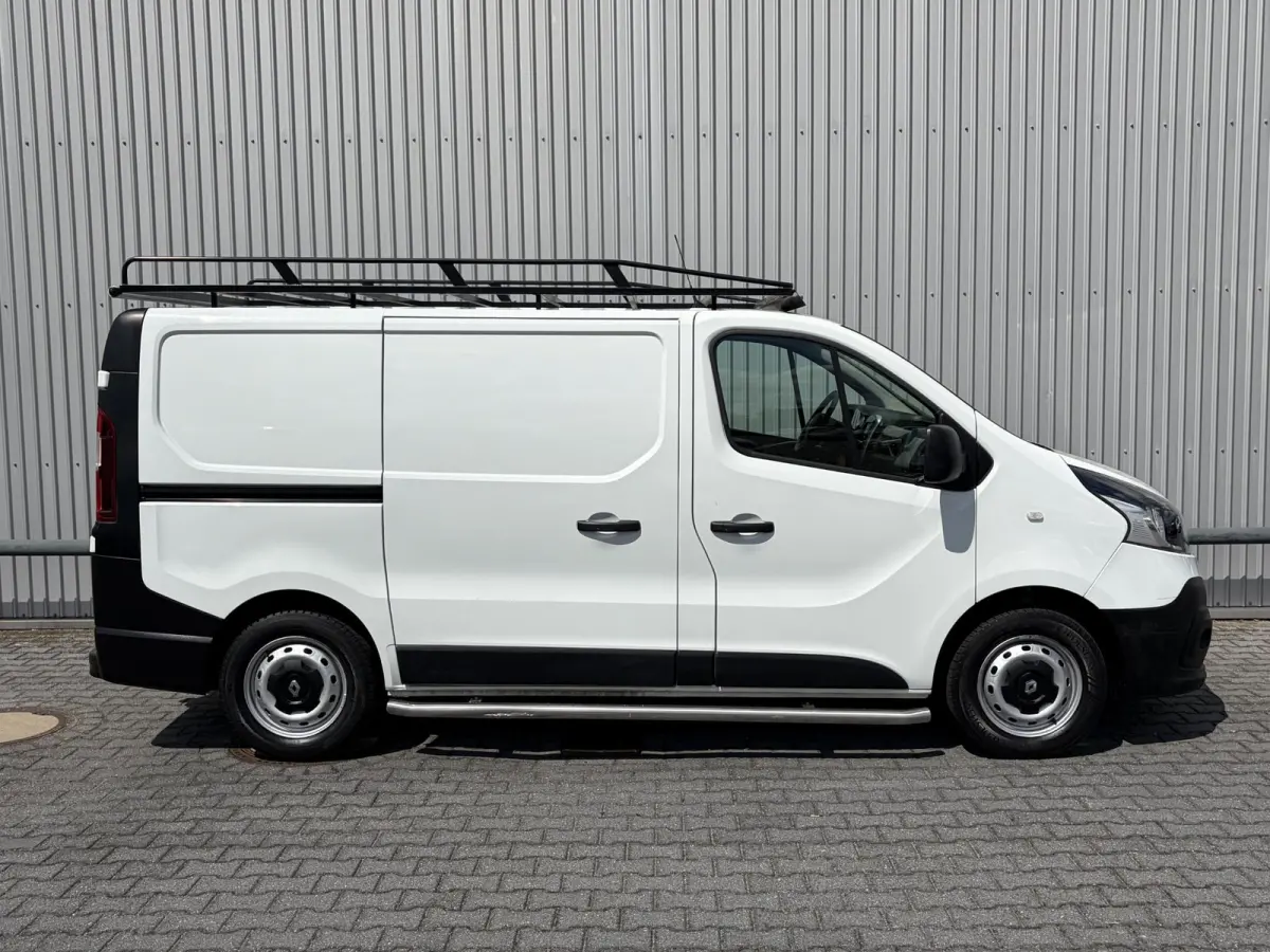 1.6 dCi T27 L1H1*A/C*CRUISE*HAAK*3-P*NAVI*TEL*PDC*