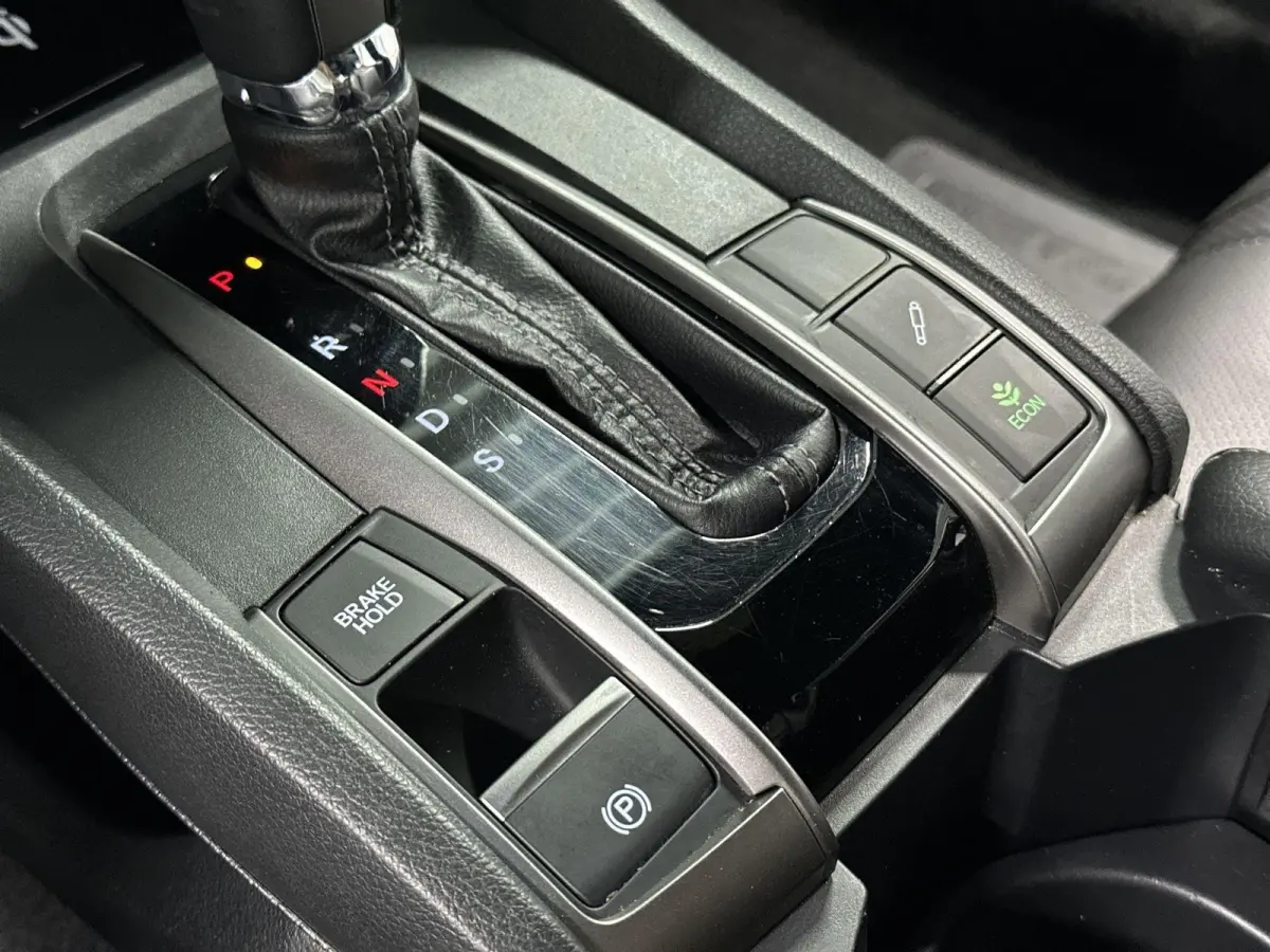1.5 i-VTEC Prestige Automaat | Leder | Trekhaak | Schuifdak