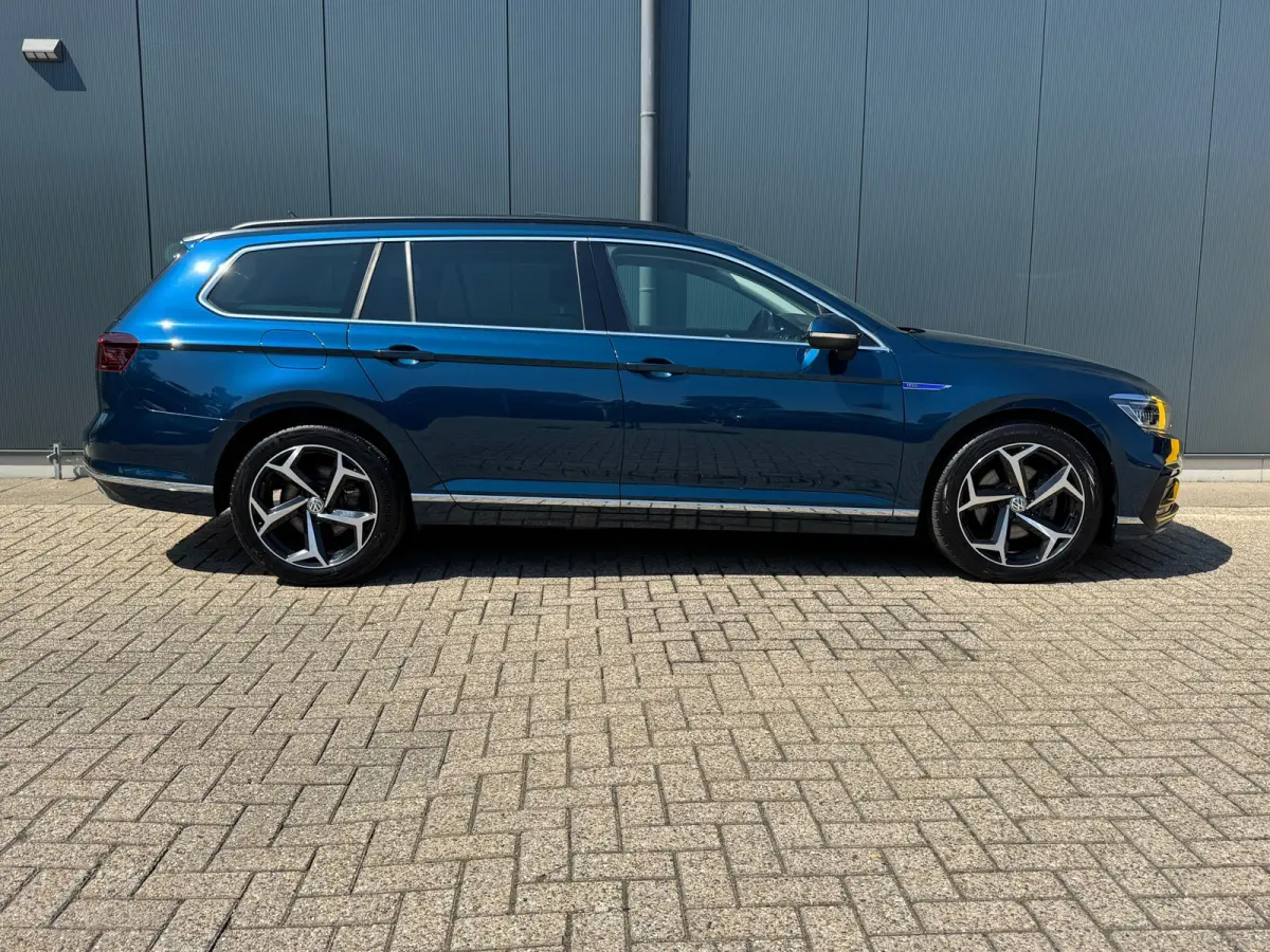 1.4 TSI PHEV * Head-up * Panoramadak *