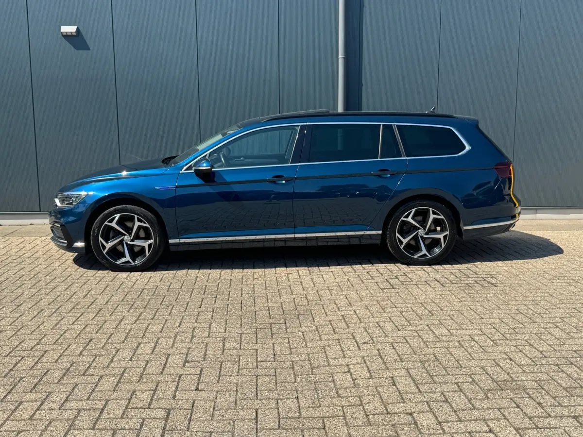1.4 TSI PHEV * Head-up * Panoramadak *