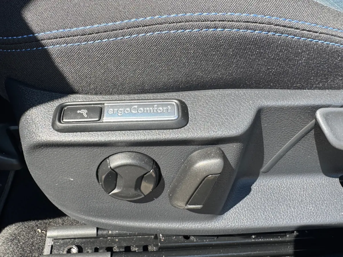 1.4 TSI PHEV * Head-up * Panoramadak *