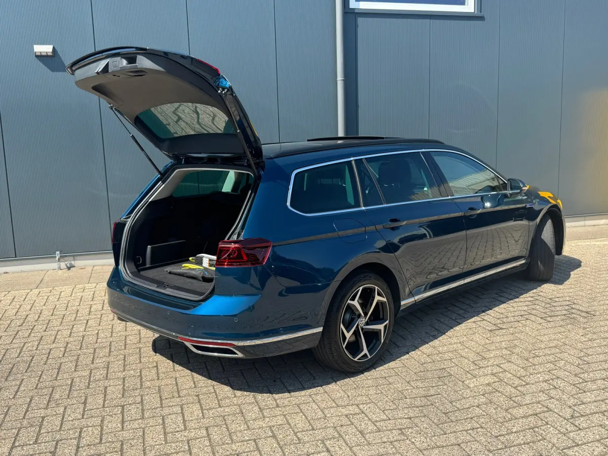 1.4 TSI PHEV * Head-up * Panoramadak *