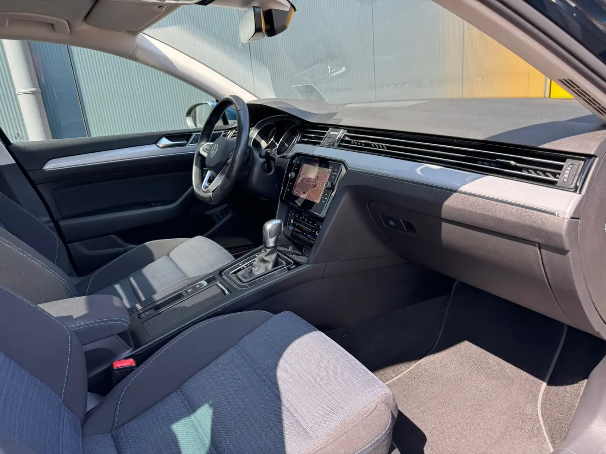 1.4 TSI PHEV * Head-up * Panoramadak *