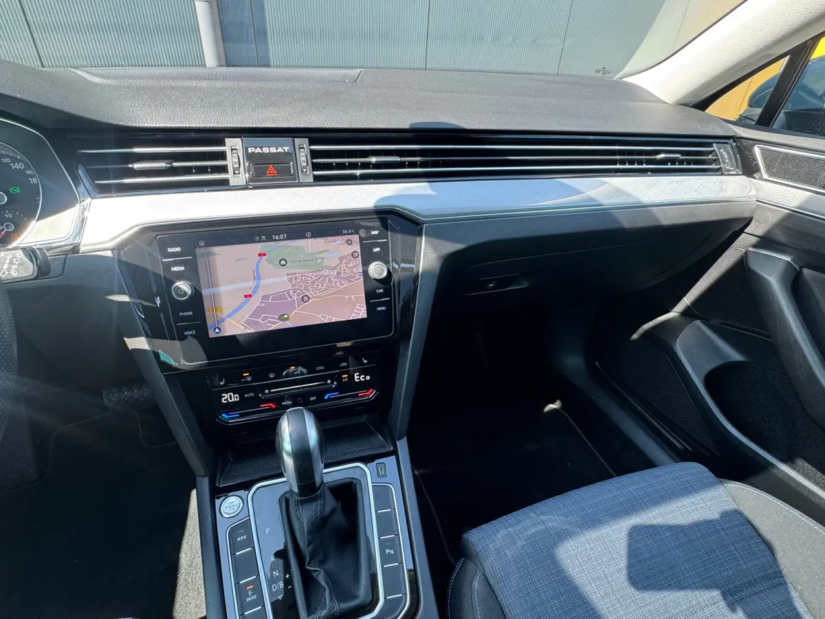 1.4 TSI PHEV * Head-up * Panoramadak *