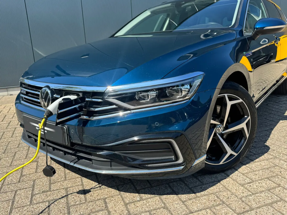 1.4 TSI PHEV * Head-up * Panoramadak *