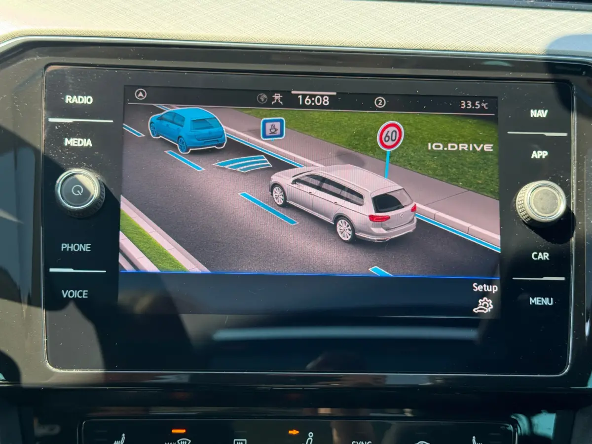 1.4 TSI PHEV * Head-up * Panoramadak *