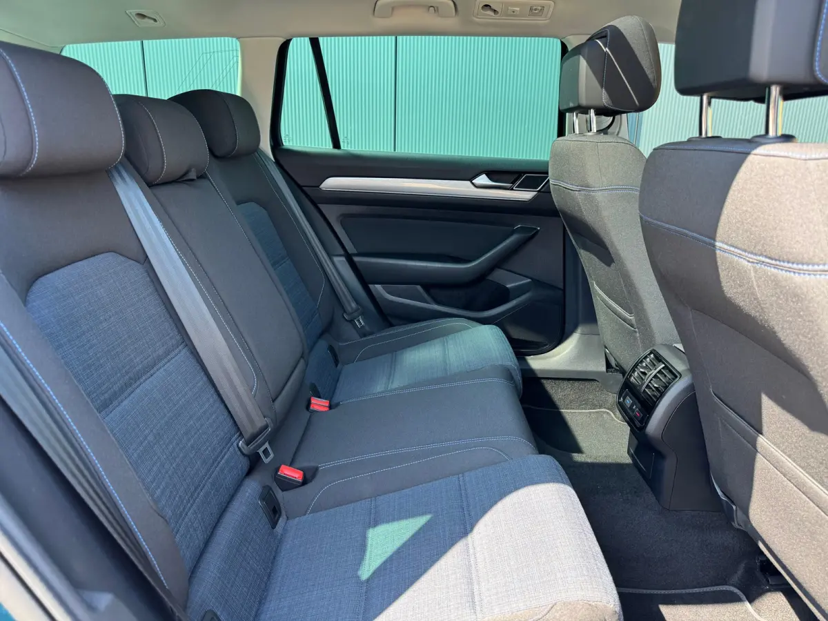 1.4 TSI PHEV * Head-up * Panoramadak *