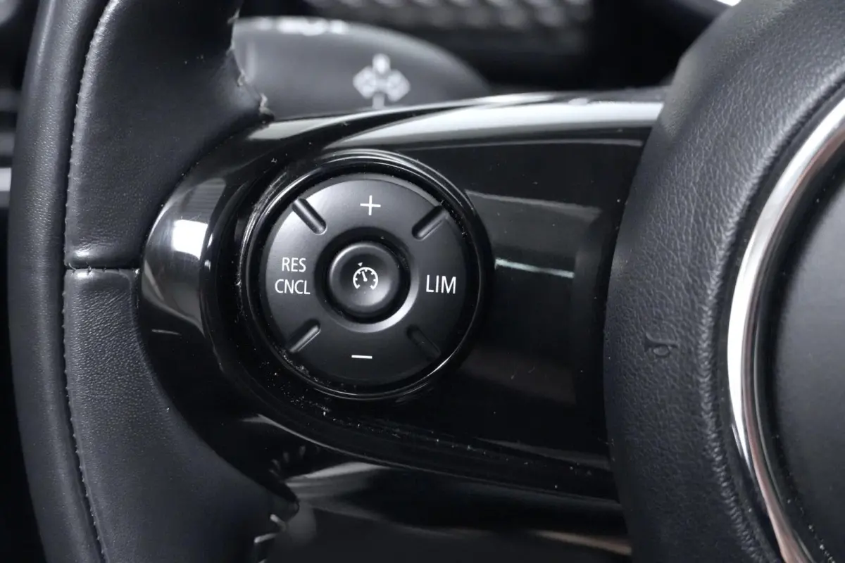 Mini 2.0 S Chili Automaat 192 PK | Pano-dak | CarPlay | Cruise | Leder + Verwarmd | Camera | Pdc | Led | Harman/Kardon |