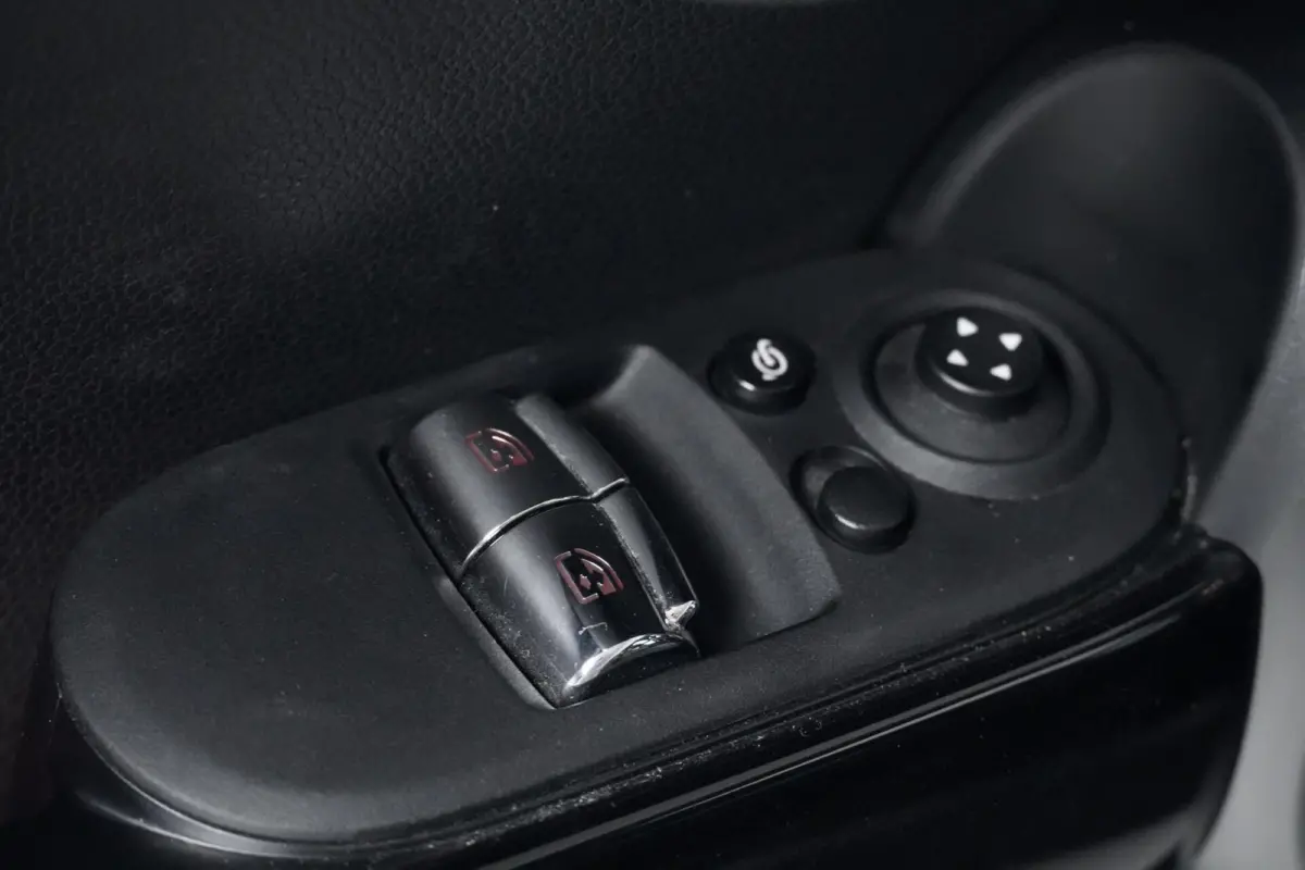 Mini 2.0 S Chili Automaat 192 PK | Pano-dak | CarPlay | Cruise | Leder + Verwarmd | Camera | Pdc | Led | Harman/Kardon |