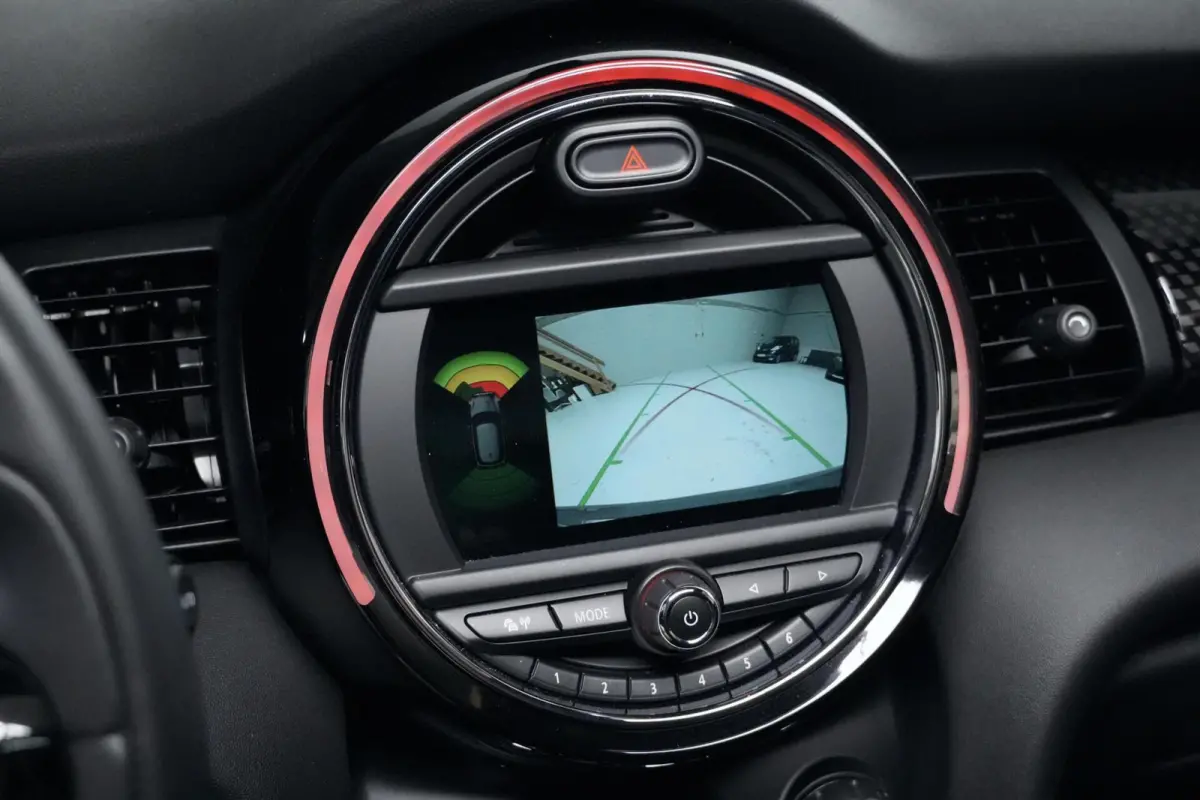 Mini 2.0 S Chili Automaat 192 PK | Pano-dak | CarPlay | Cruise | Leder + Verwarmd | Camera | Pdc | Led | Harman/Kardon |