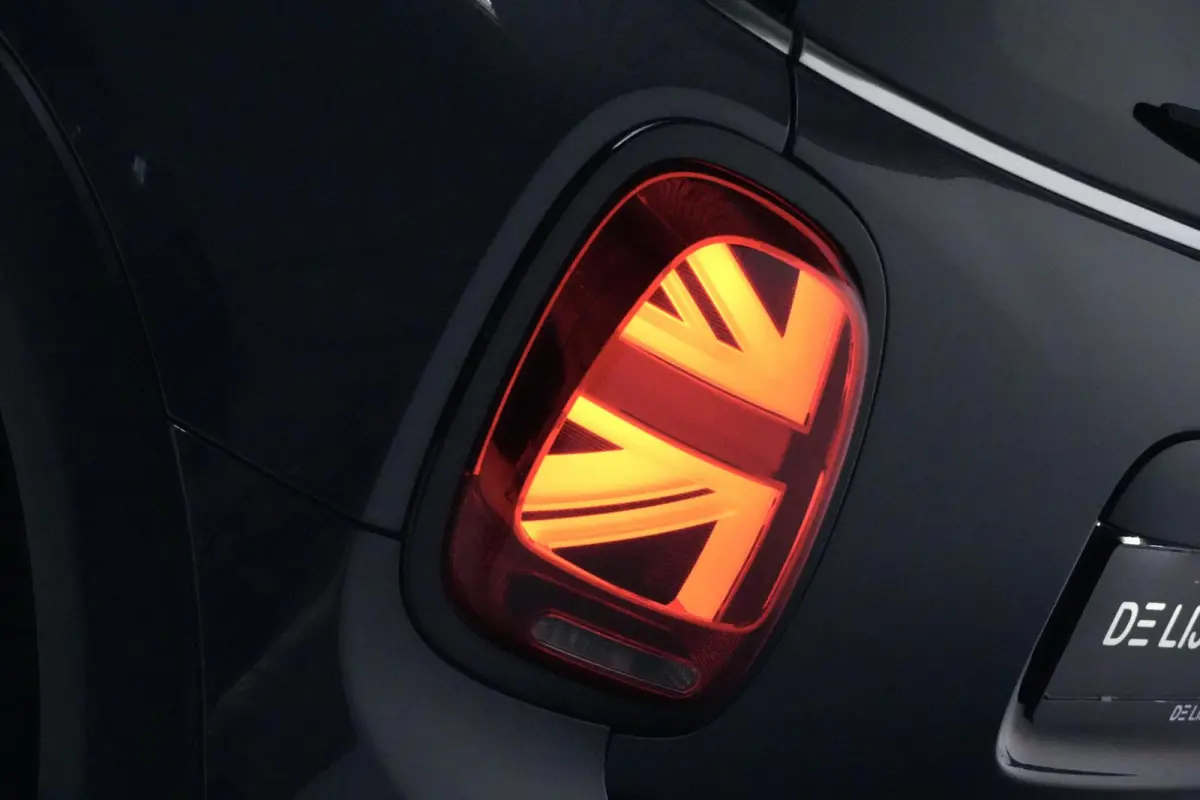 Mini 2.0 S Chili Automaat 192 PK | Pano-dak | CarPlay | Cruise | Leder + Verwarmd | Camera | Pdc | Led | Harman/Kardon |