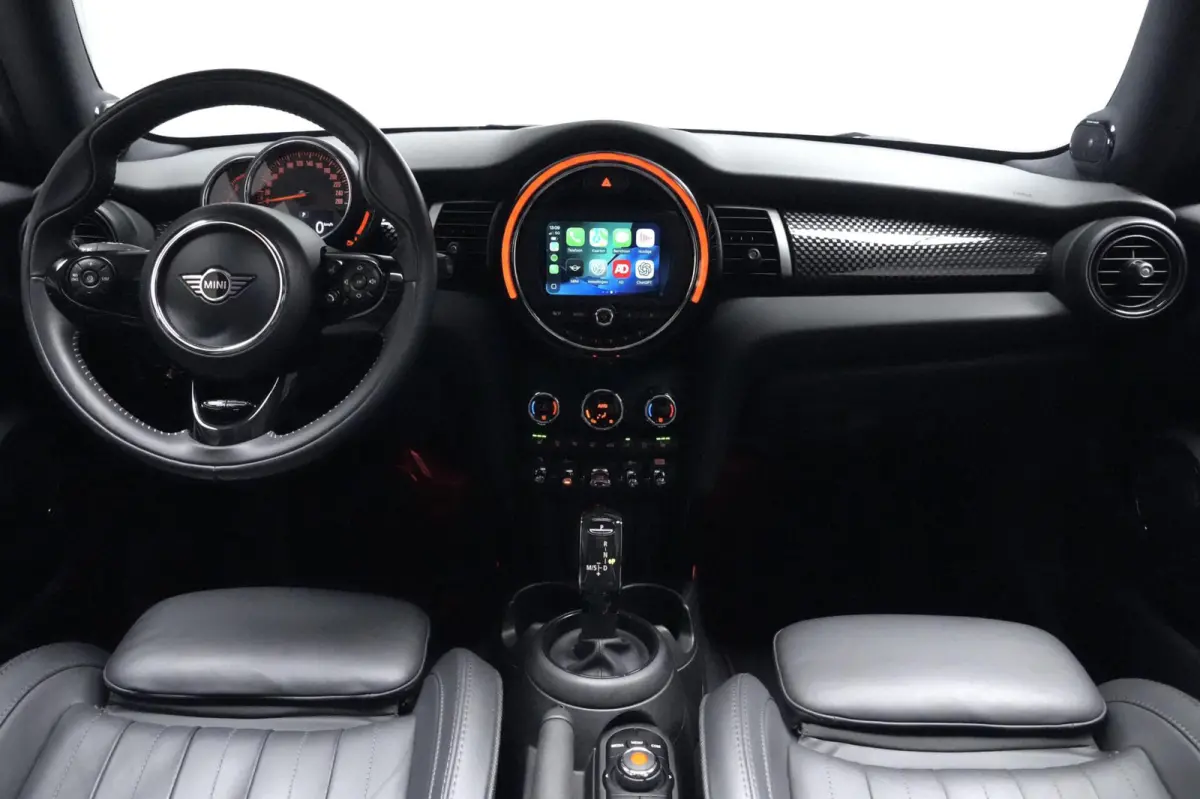 Mini 2.0 S Chili Automaat 192 PK | Pano-dak | CarPlay | Cruise | Leder + Verwarmd | Camera | Pdc | Led | Harman/Kardon |