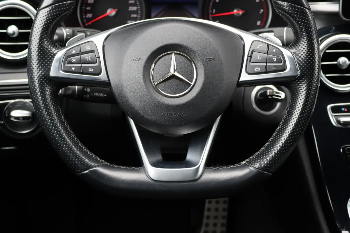 180 AMG Sport Edition | Dealer onderhouden | Zonnerollo's | Navigatie | Stoelverwarming | Leder | Cruise Control |