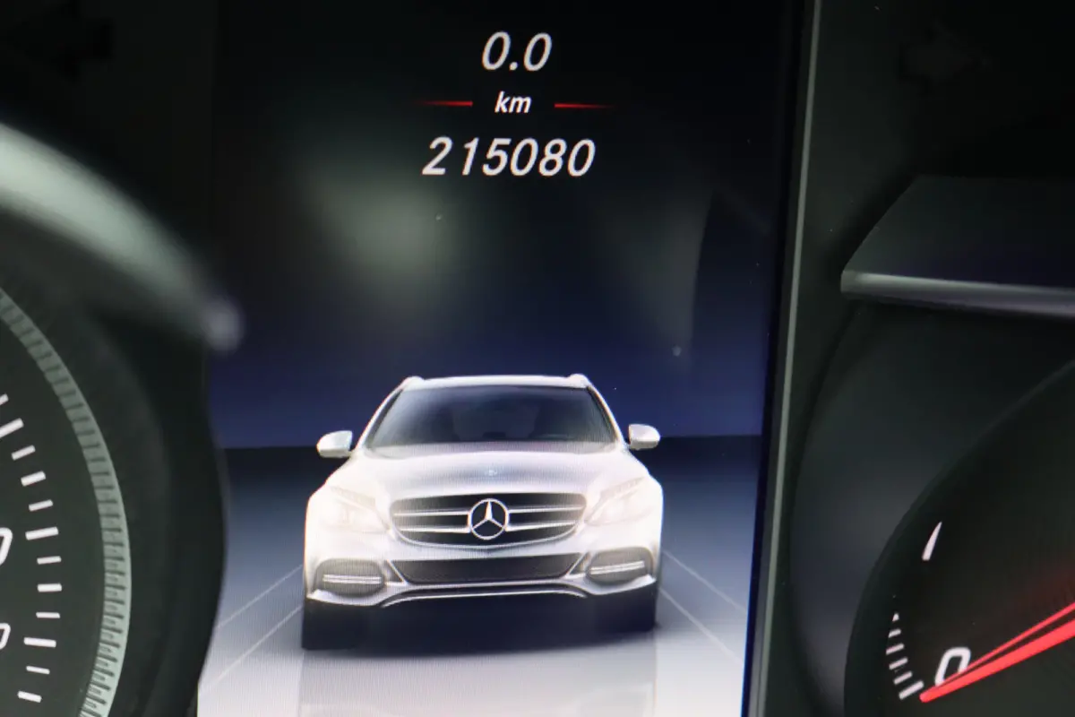 180 AMG Sport Edition | Dealer onderhouden | Zonnerollo's | Navigatie | Stoelverwarming | Leder | Cruise Control |
