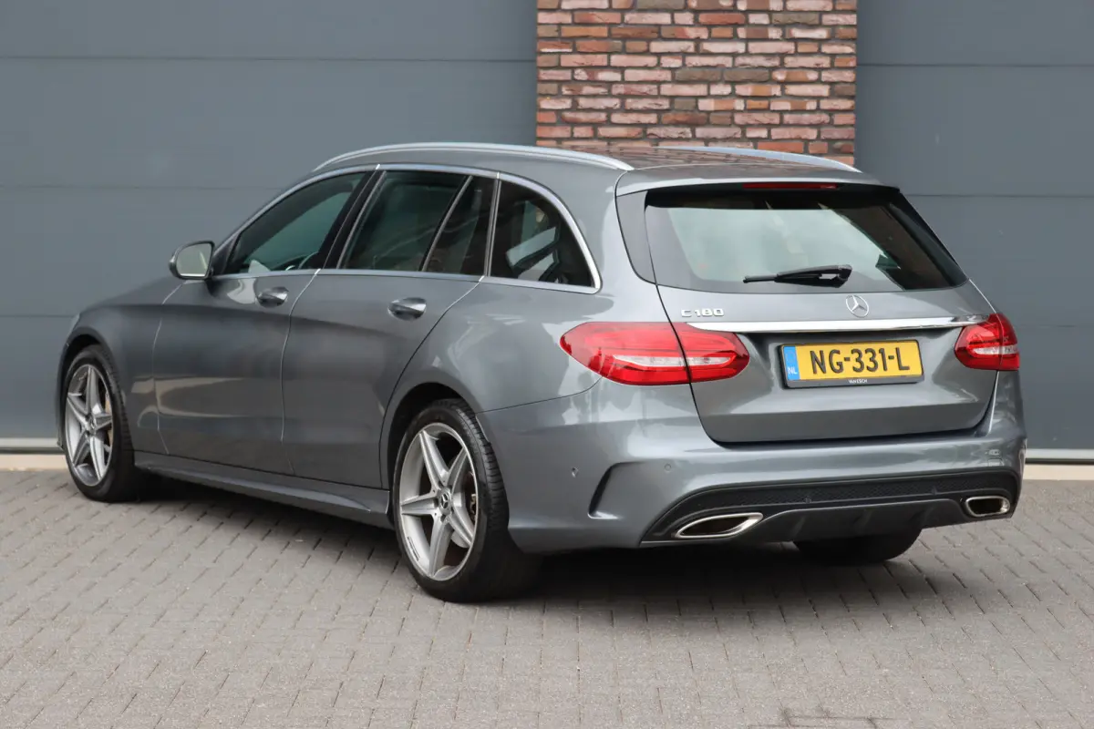 180 AMG Sport Edition | Dealer onderhouden | Zonnerollo's | Navigatie | Stoelverwarming | Leder | Cruise Control |