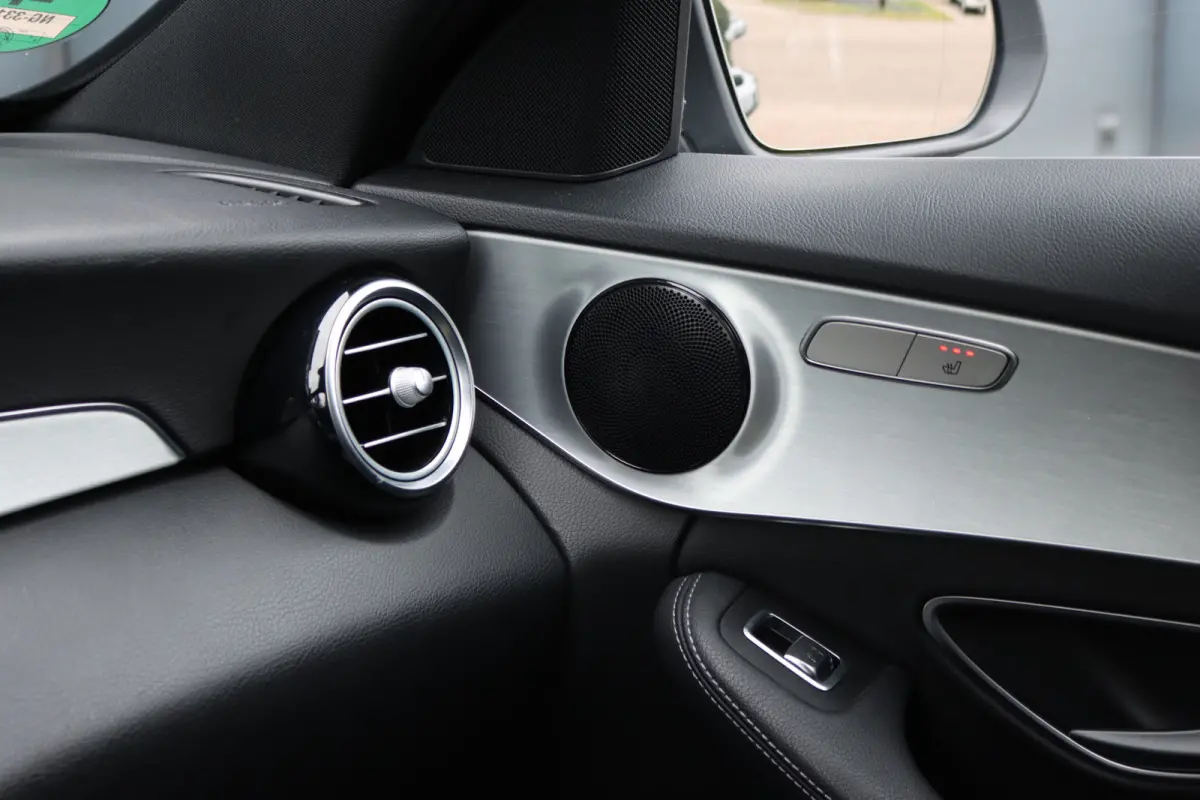 180 AMG Sport Edition | Dealer onderhouden | Zonnerollo's | Navigatie | Stoelverwarming | Leder | Cruise Control |
