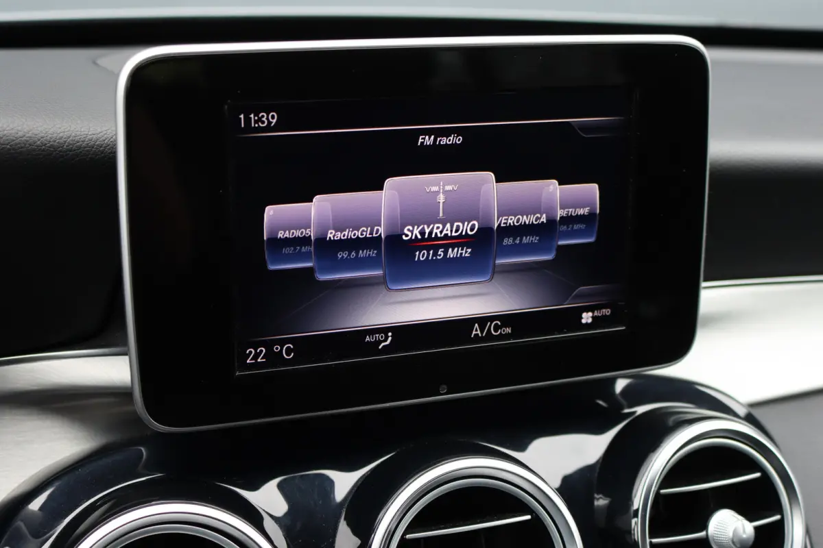 180 AMG Sport Edition | Dealer onderhouden | Zonnerollo's | Navigatie | Stoelverwarming | Leder | Cruise Control |